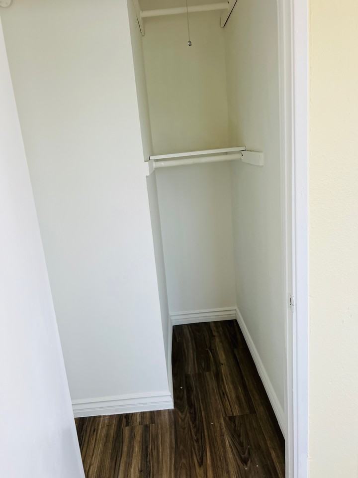 2810 W Slauson Ave #7 - Photo 7 of 8