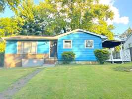 featured image of Susanne Ave #1