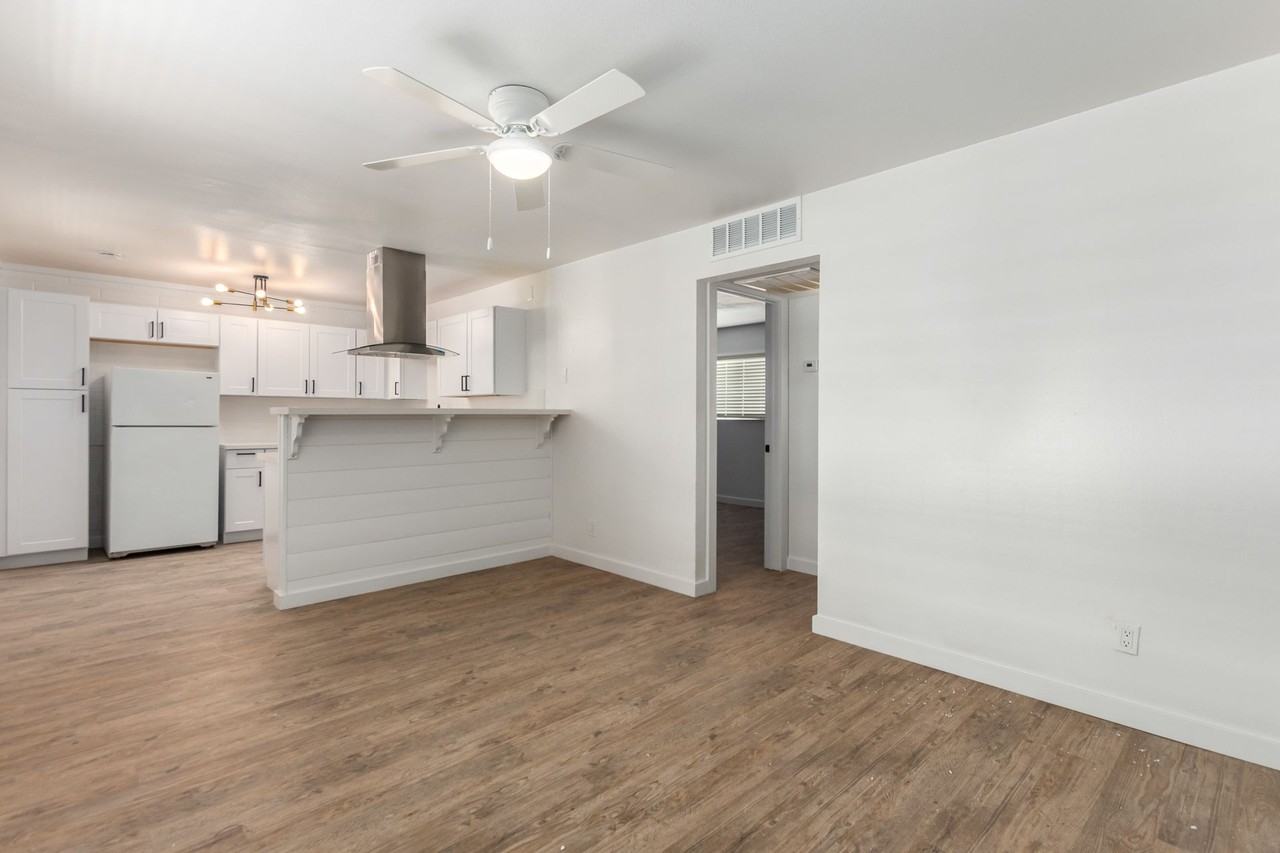 The Monterey - Photo 2 of 19