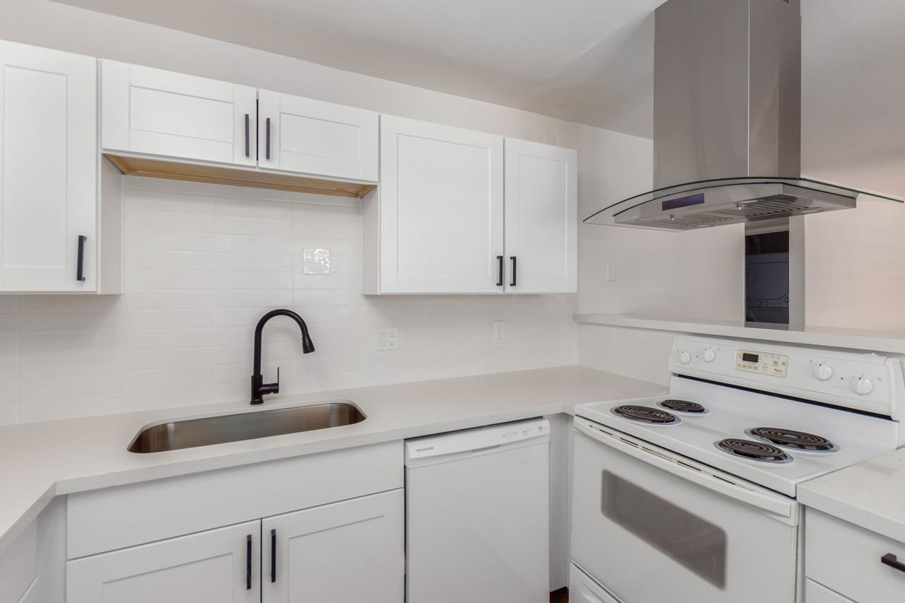 The Monterey - Photo 3 of 19