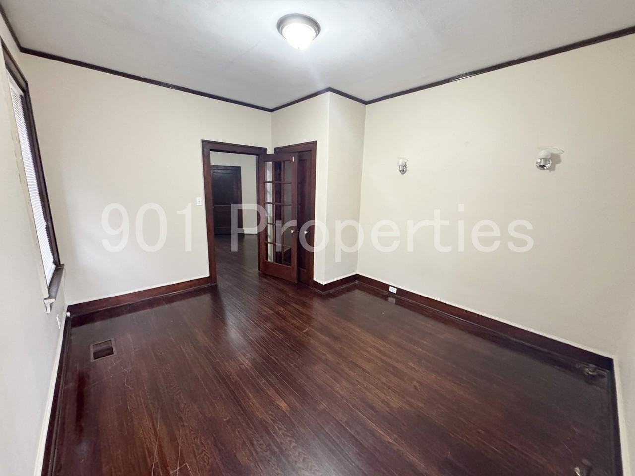 216 N Willett St #1 - Photo 2 of 16
