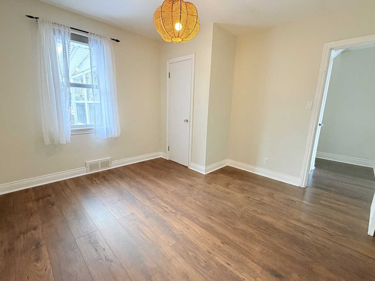 731 Pineview Ave - Photo 2 of 10