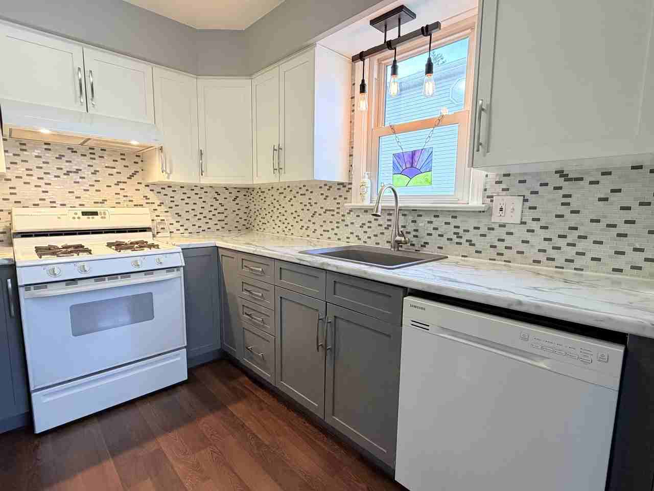 731 Pineview Ave - Photo 3 of 10