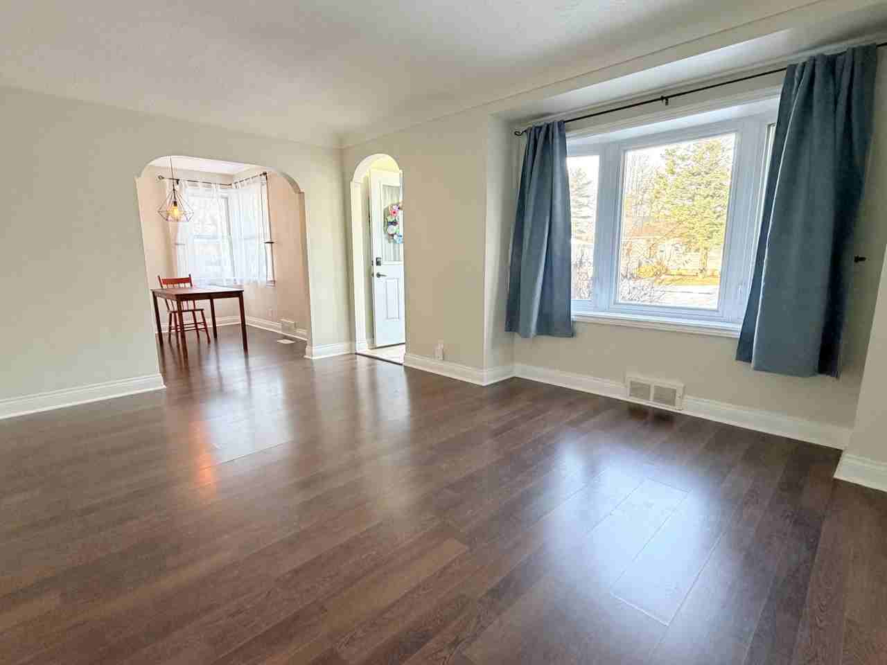 731 Pineview Ave - Photo 4 of 10