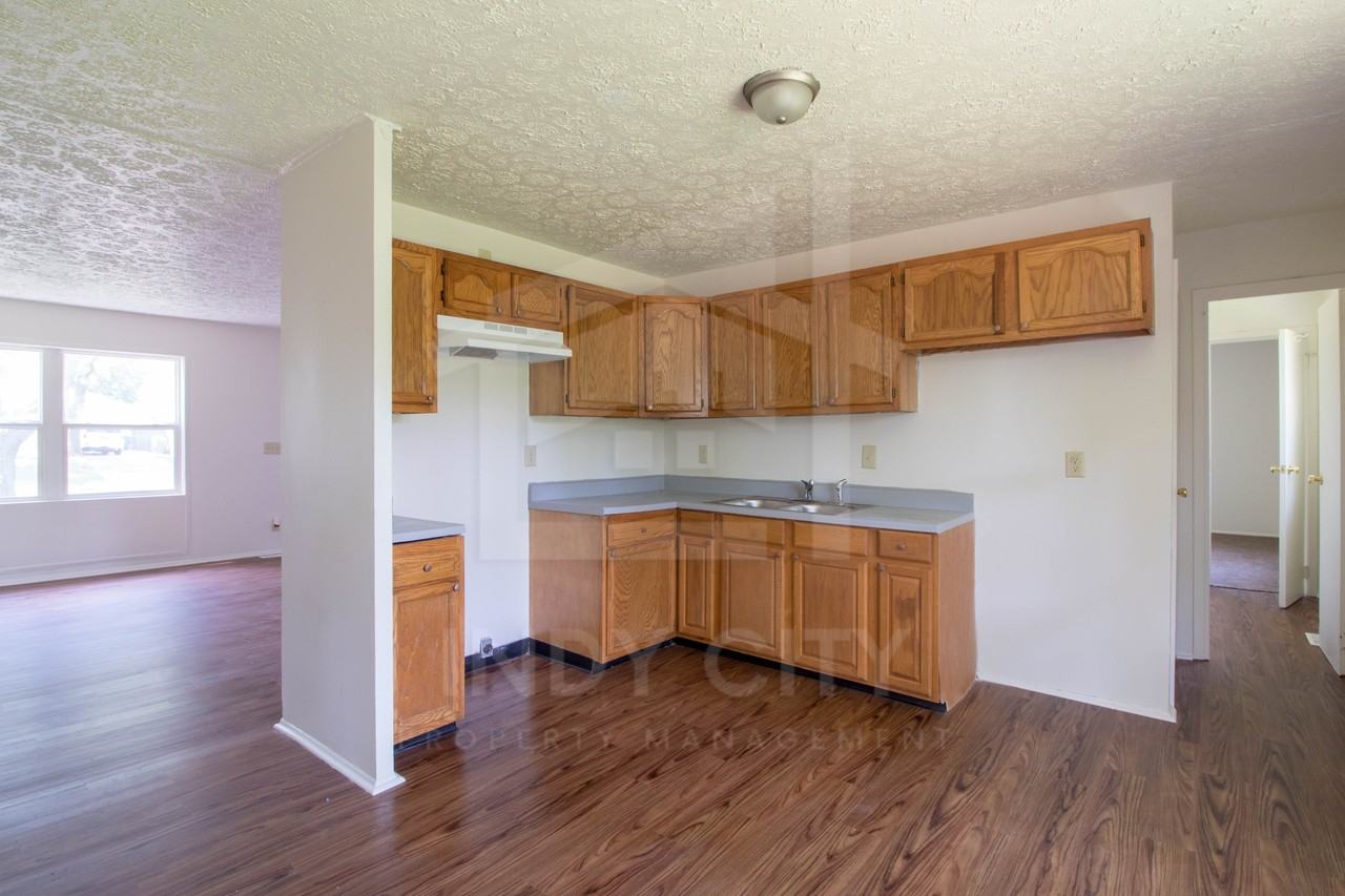 8432 E 37th Pl #1 - Photo 4 of 7