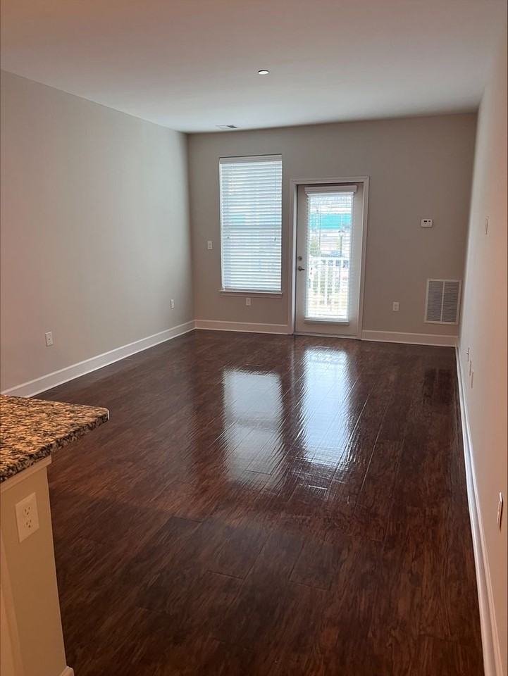 7 N Main St - Photo 6 of 27