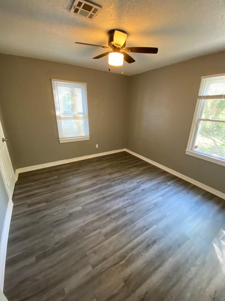 210 W Jacobs Dr #1 - Photo 4 of 7