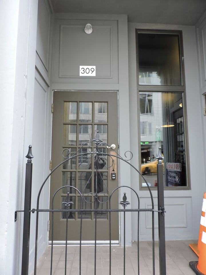 309 Sycamore Street Apartments - Photo 4 of 50