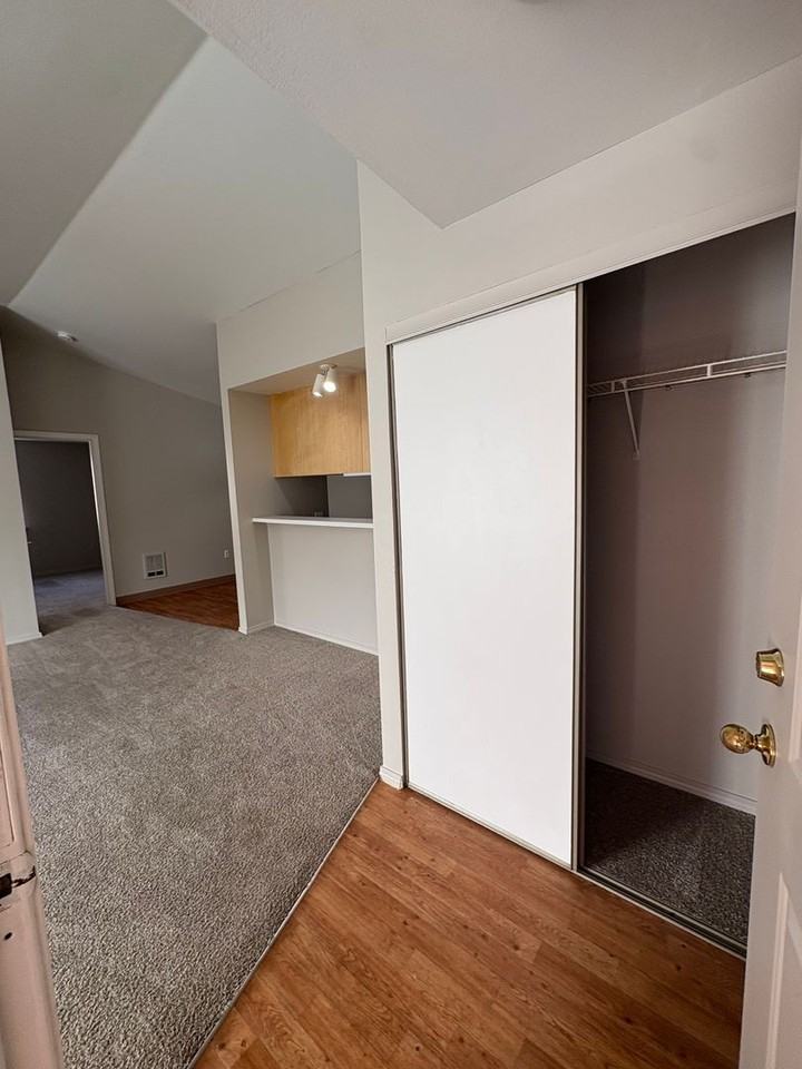 16932 Se Powell Blvd #60 - Photo 2 of 17