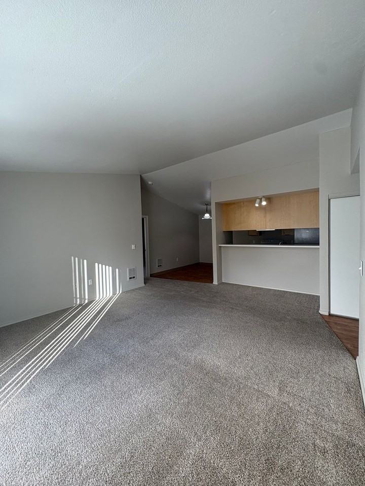 16932 Se Powell Blvd #60 - Photo 3 of 17