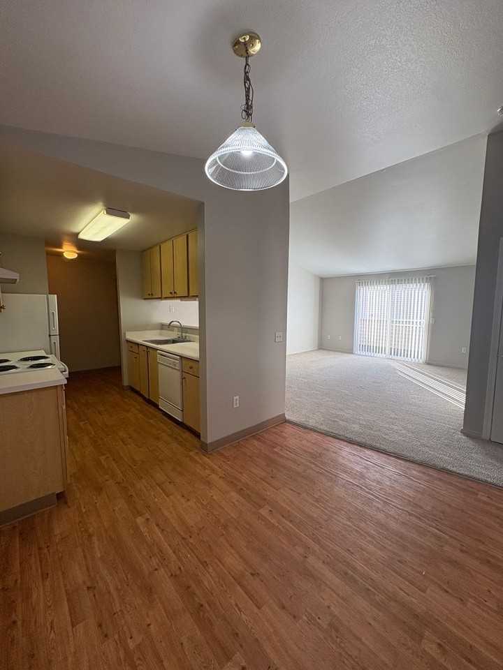16932 Se Powell Blvd #60 - Photo 5 of 17