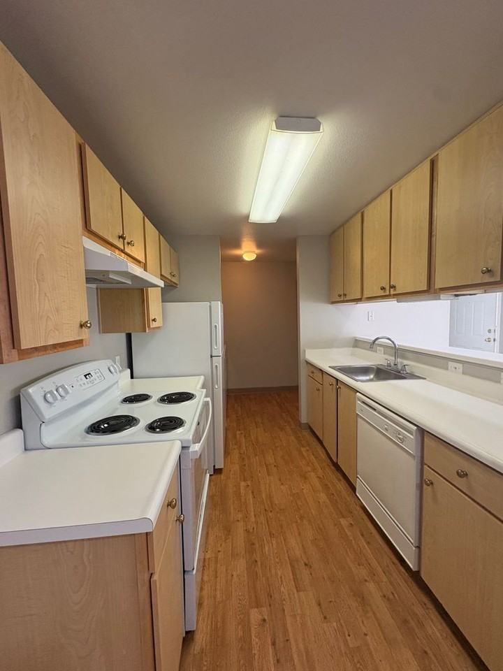 16932 Se Powell Blvd #60 - Photo 6 of 17