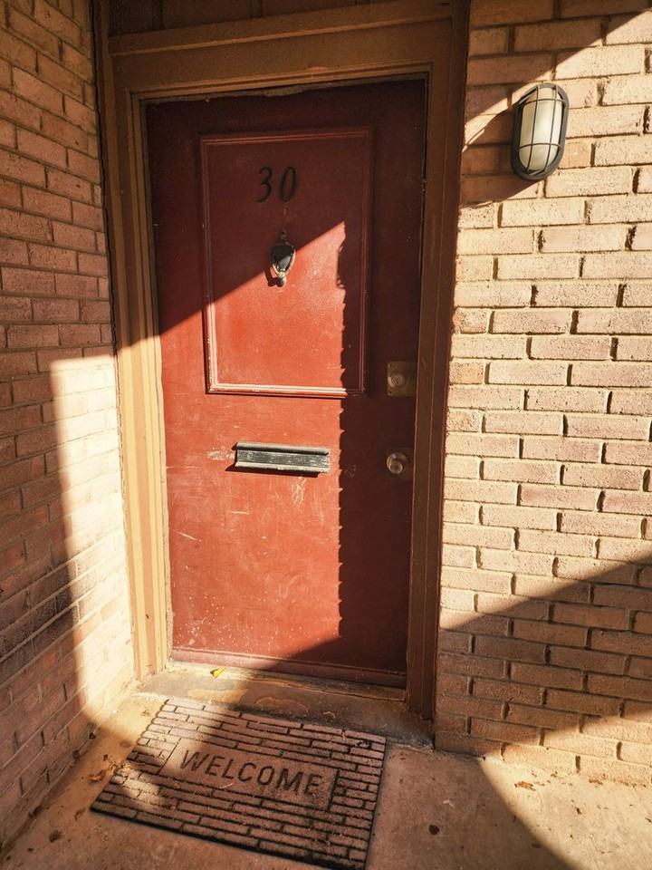 3730 N Nicklas Ave - Photo 3 of 17