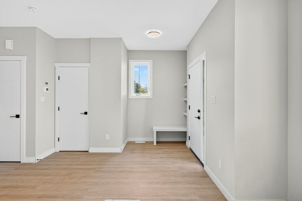 10335 135 St Nw Uppr 1 - Photo 2 of 50