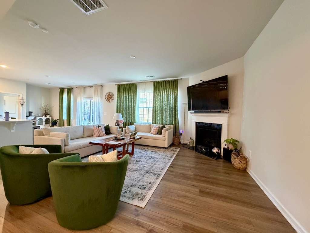 15107 Nichols Hall Dr #1 - Photo 6 of 38