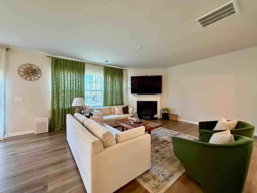 15107 Nichols Hall Dr #1 - Photo 7 of 38