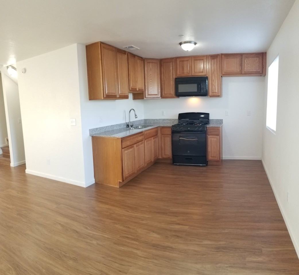 145 Brookridge Dr #1 - Photo 5 of 13