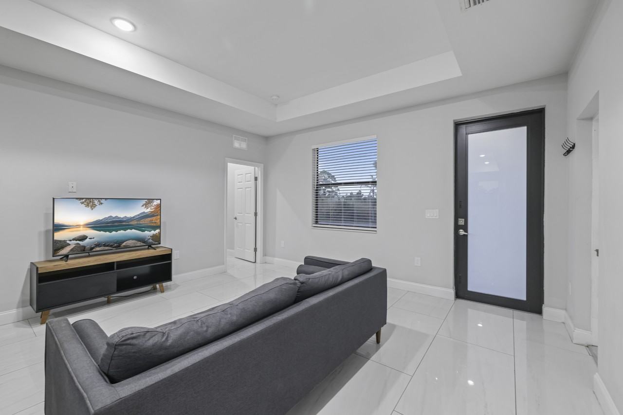 2915 65th St W #1 - Photo 2 of 28