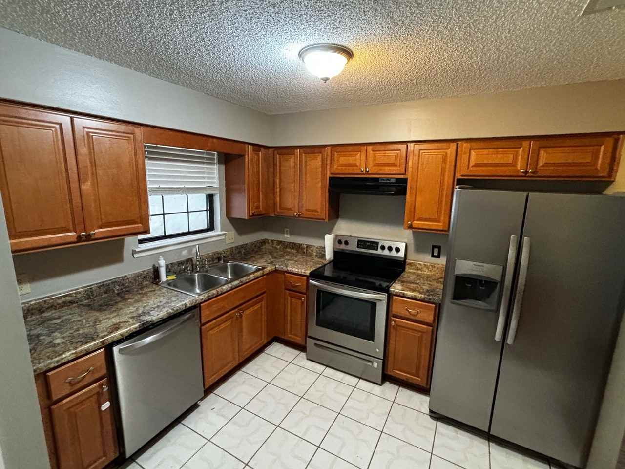 867 Birchwood Ln #1 - Photo 4 of 12