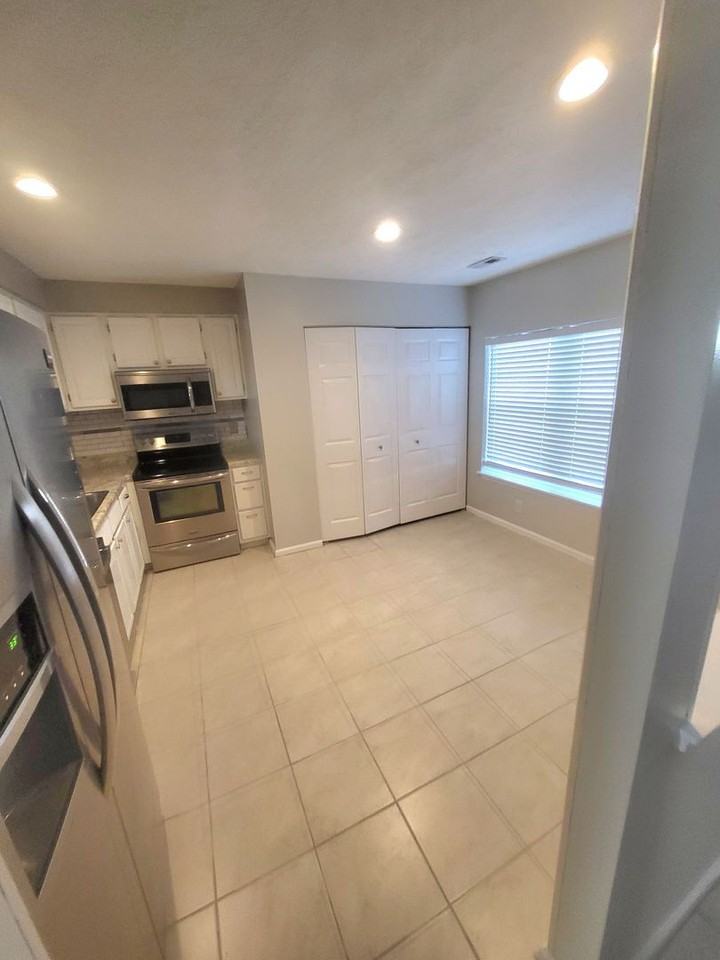 47 Lucinda Ct - Photo 3 of 25