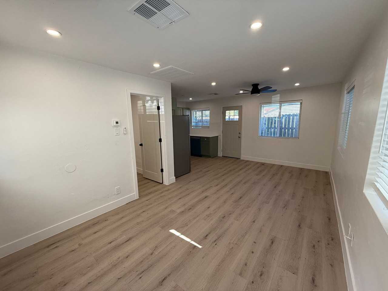 3610 N 27th St - Photo 3 of 29