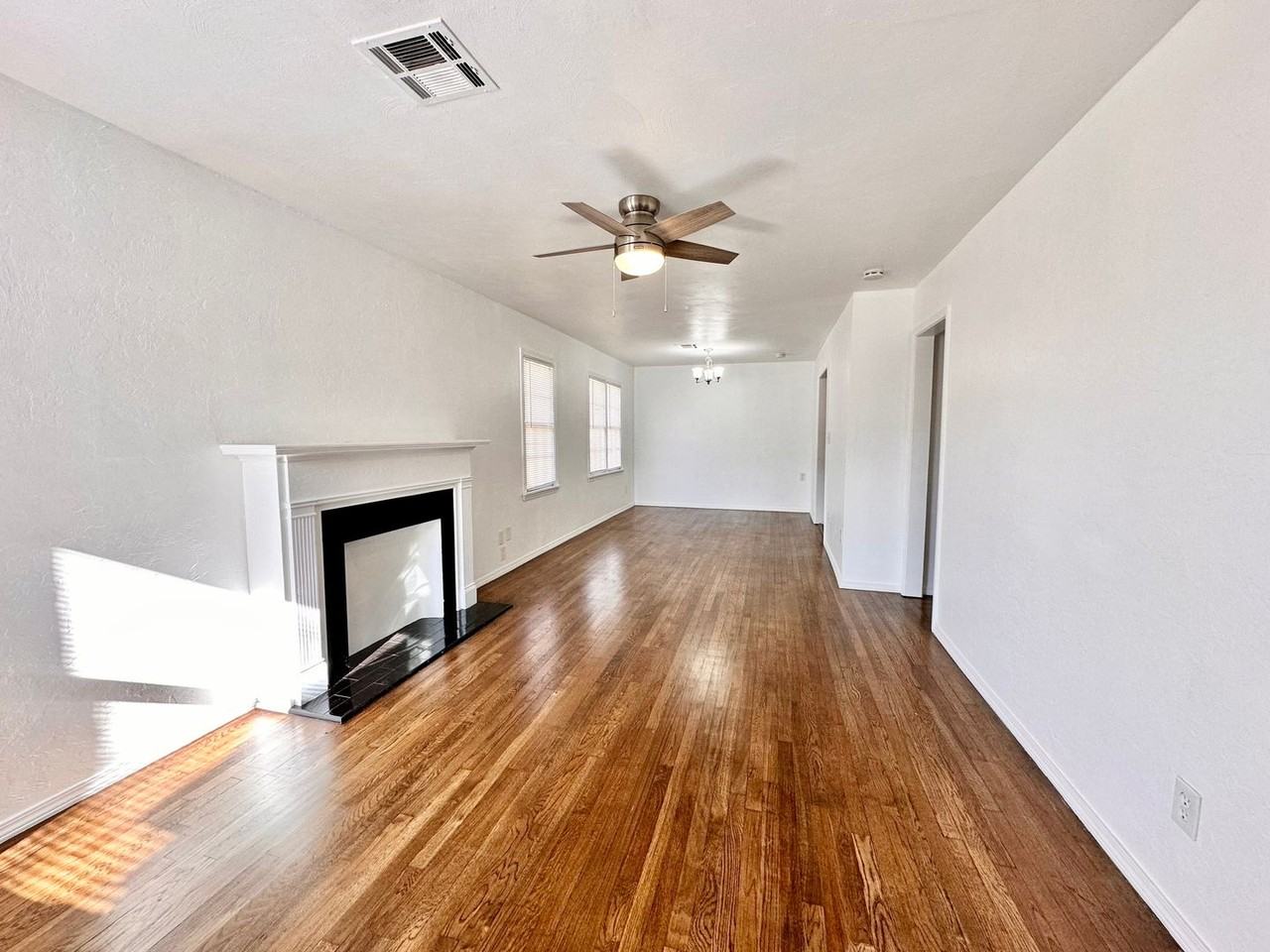 2537 Nw 35th St - Photo 2 of 27