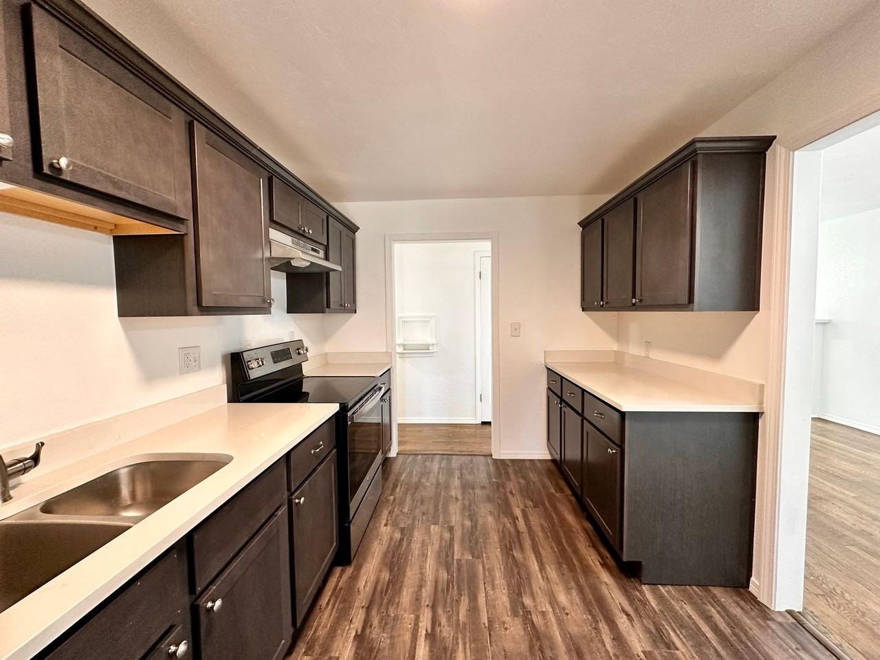 2537 Nw 35th St - Photo 6 of 27