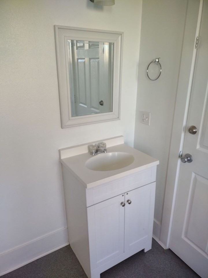 Lincoln Apartments - Photo 6 of 20