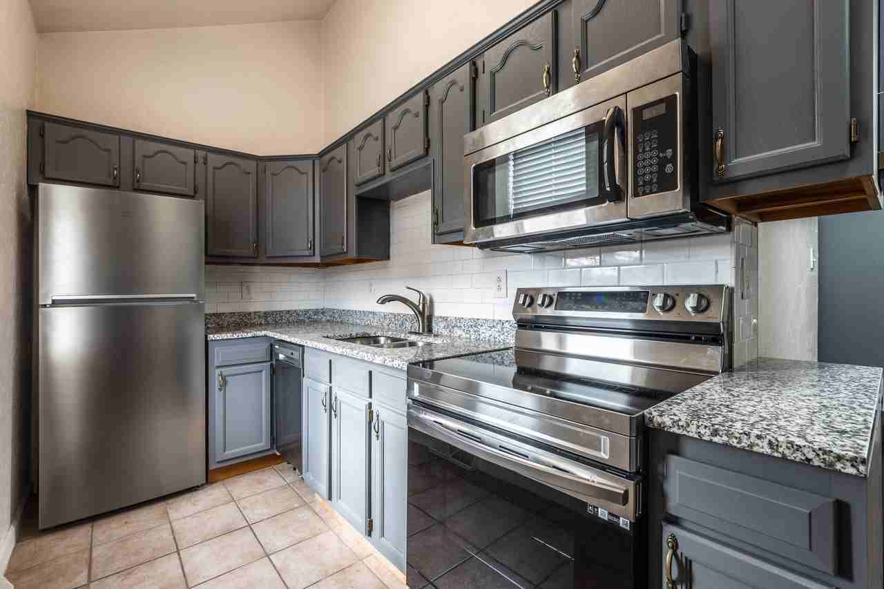 2322 E Carson Street - Photo 4 of 28