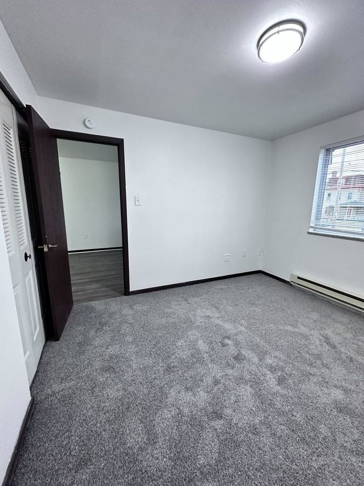 458 Market St #44 - Photo 3 of 9