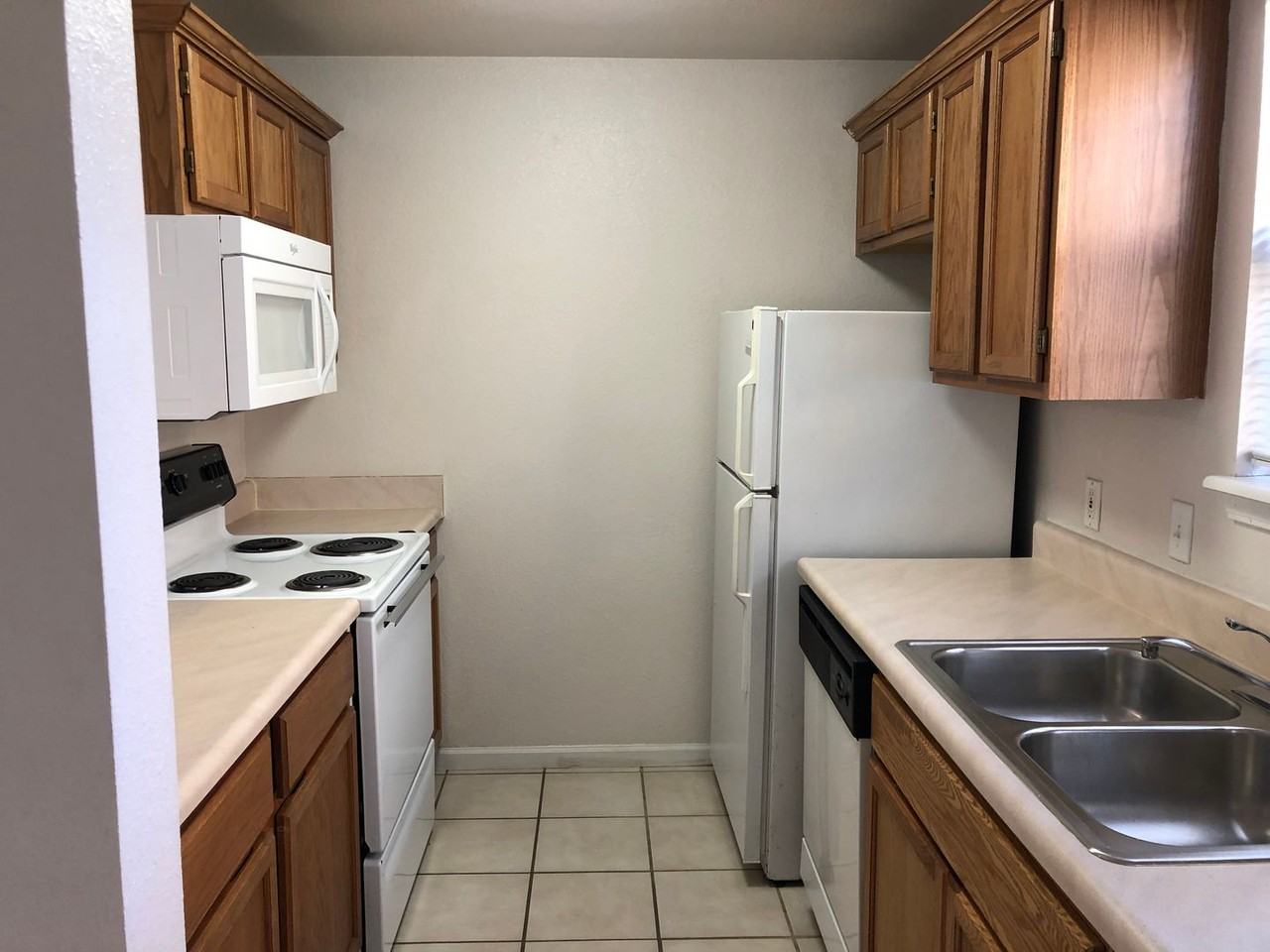 Quail Creek Townhomes - Photo 4 of 10