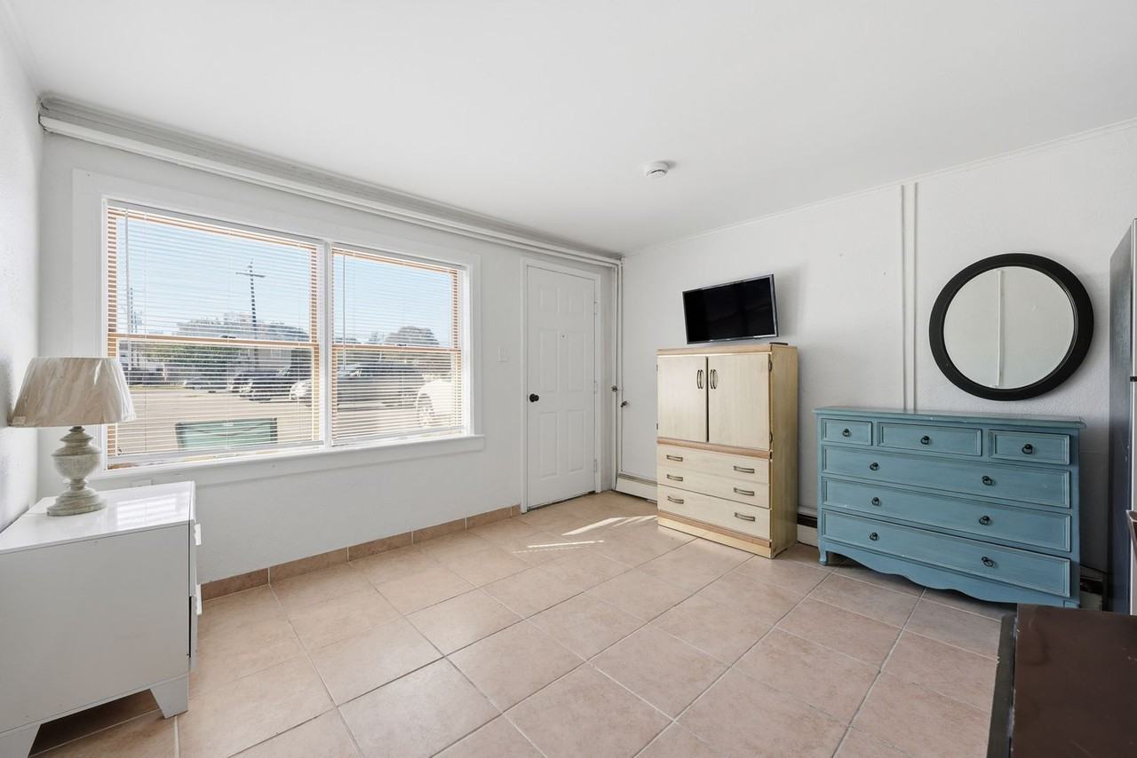 805 W New York Avenue Somers Point, NJ - Photo 5 of 14