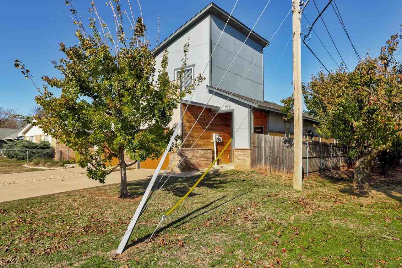 727 Ne 5th St - Photo 5 of 46