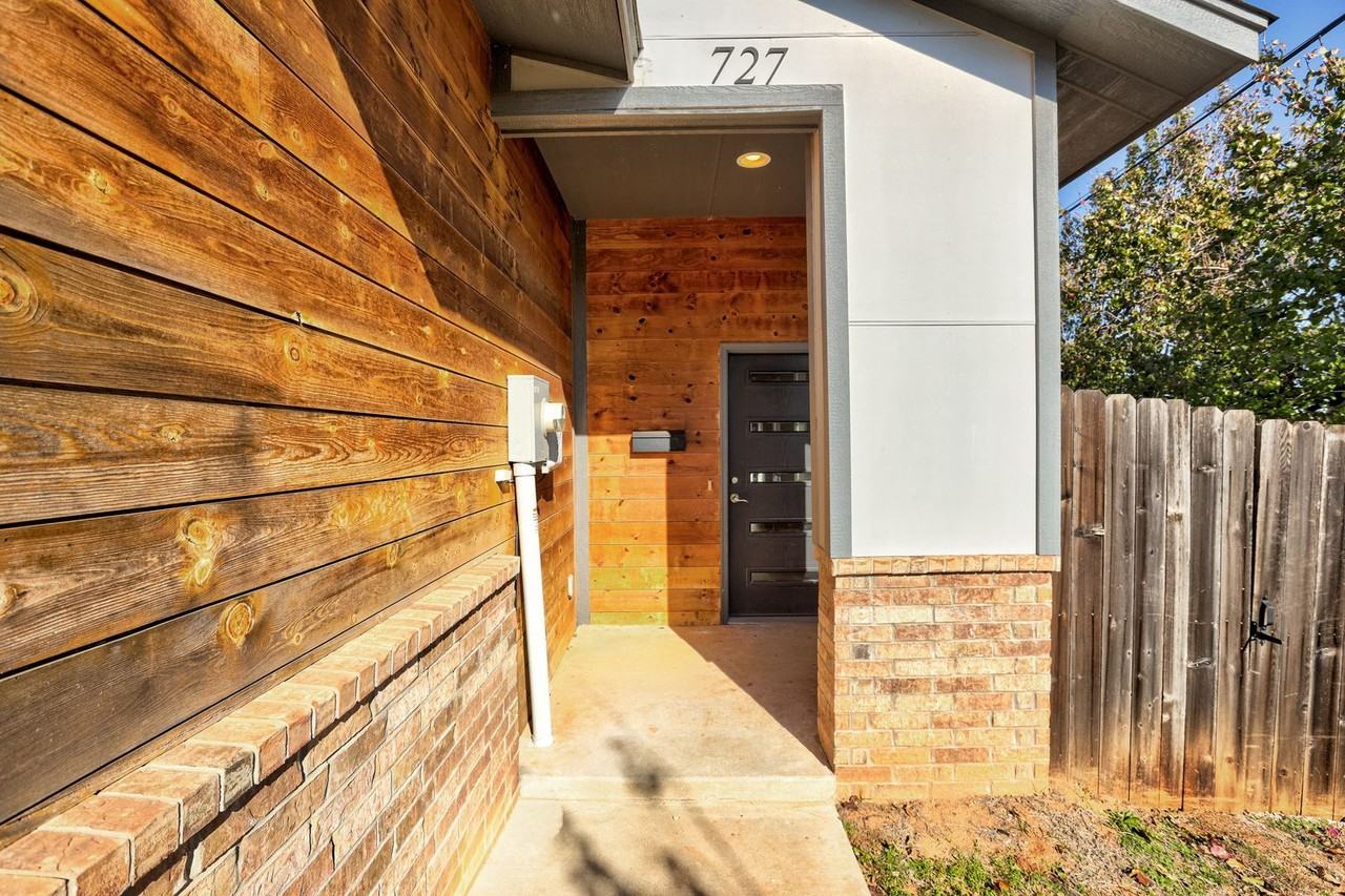 727 Ne 5th St - Photo 7 of 46