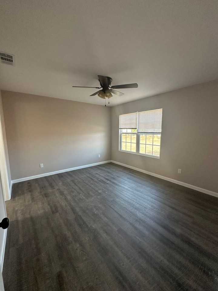 1228 Orange St - Photo 3 of 9