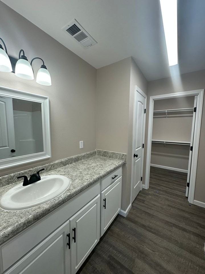 1228 Orange St - Photo 4 of 9