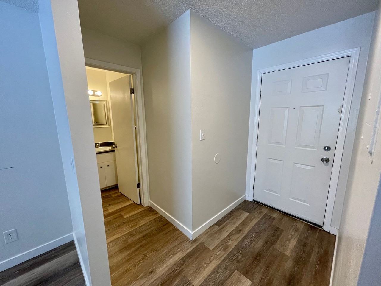 211-219 S Whipple Rd - Photo 7 of 30