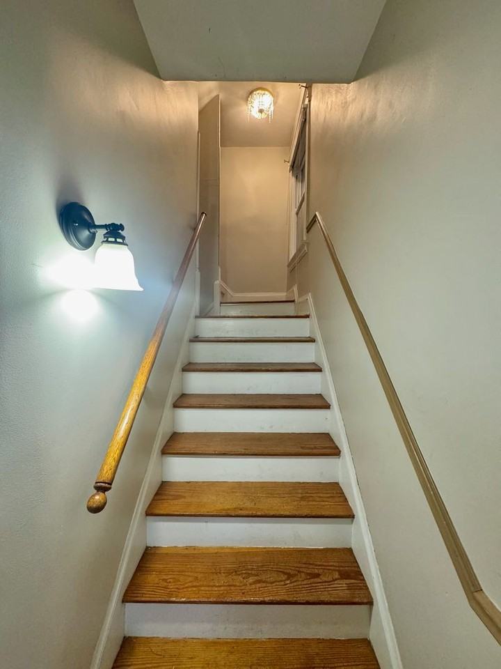 2430 Fairview - Photo 4 of 50