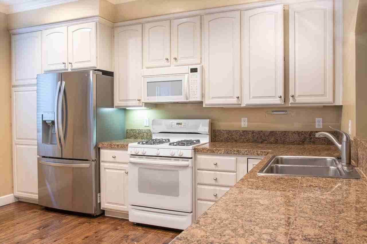 137 Village Ln - Photo 4 of 23