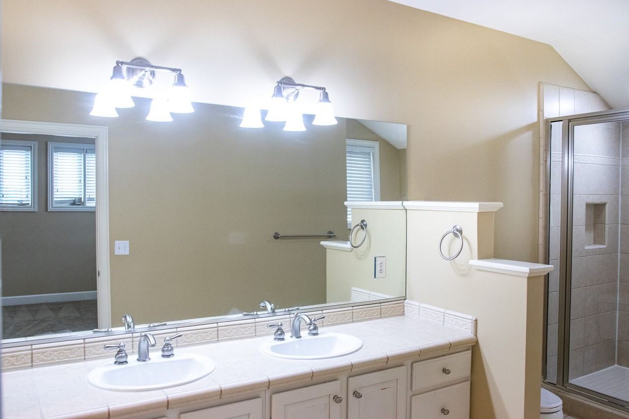 137 Village Ln - Photo 6 of 23