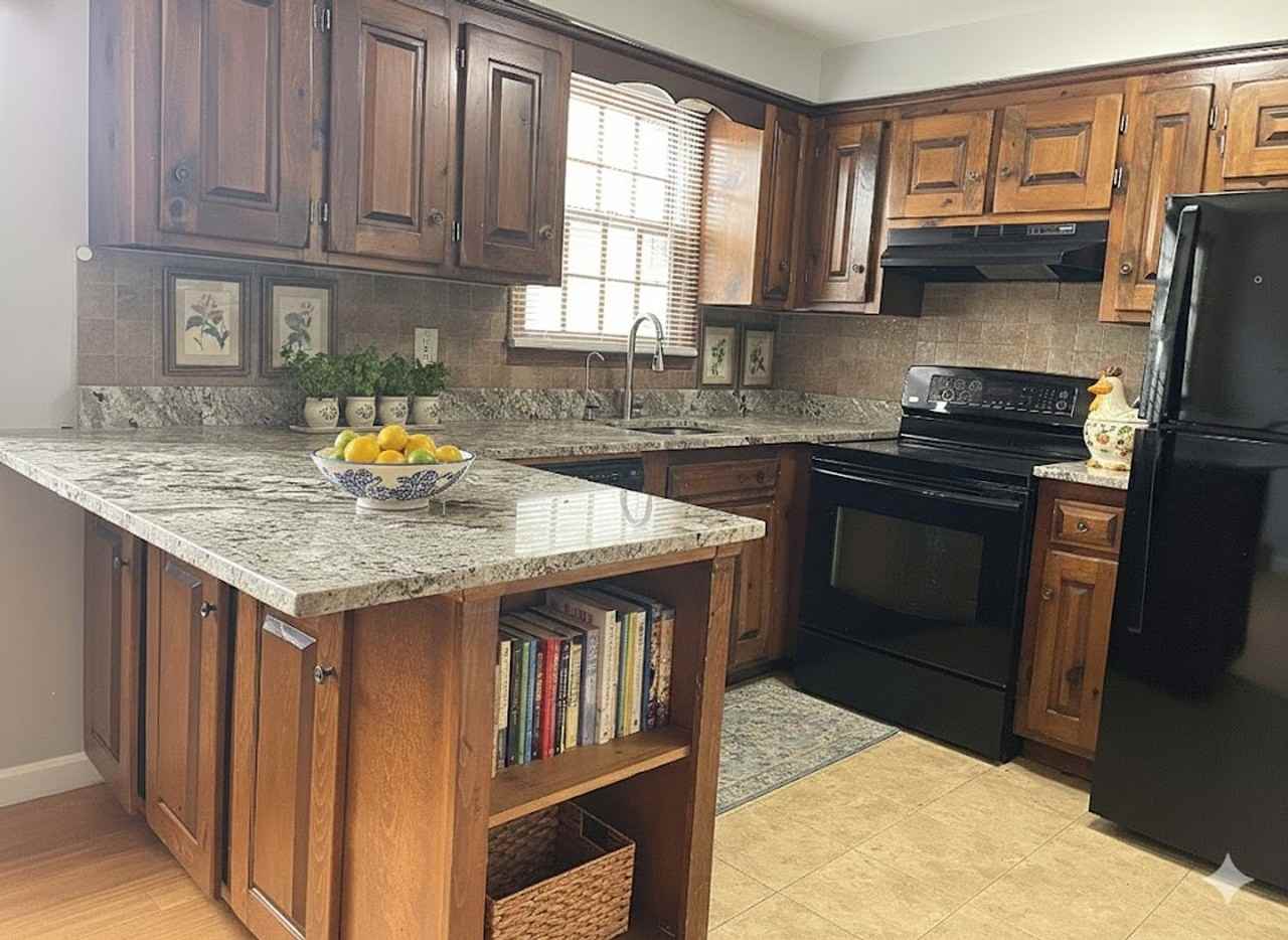 18 Cannongate Rd - Photo 2 of 23