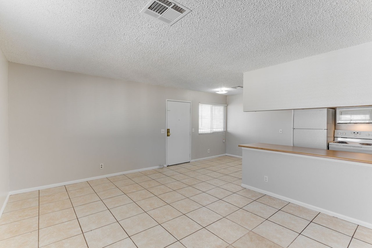 805 Palo Verde Dr - Photo 3 of 18
