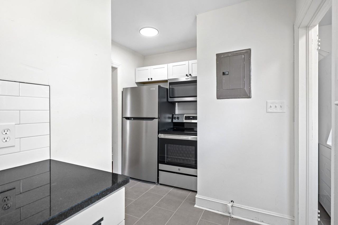 FULLY RENOVATED apartment homes in the heart of Winston - Photo 6 of 50