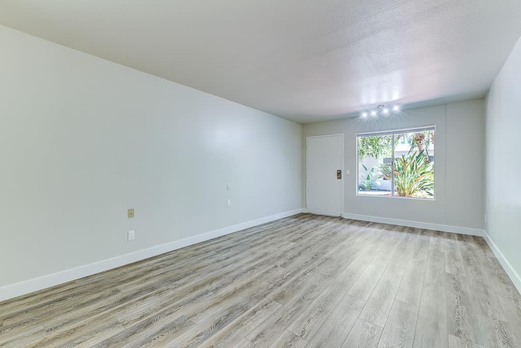 3350 Rosecrans St - Photo 6 of 20