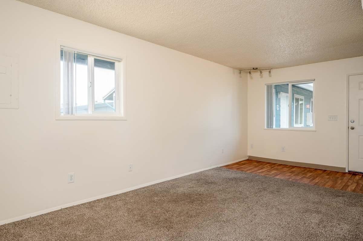 8435 Se Insley St - Photo 5 of 24