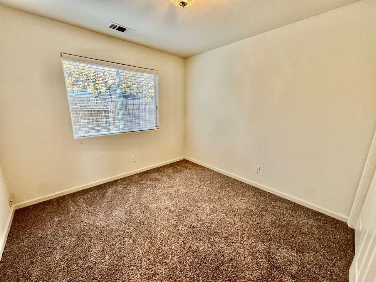 673 Tusky Ave - Photo 6 of 13