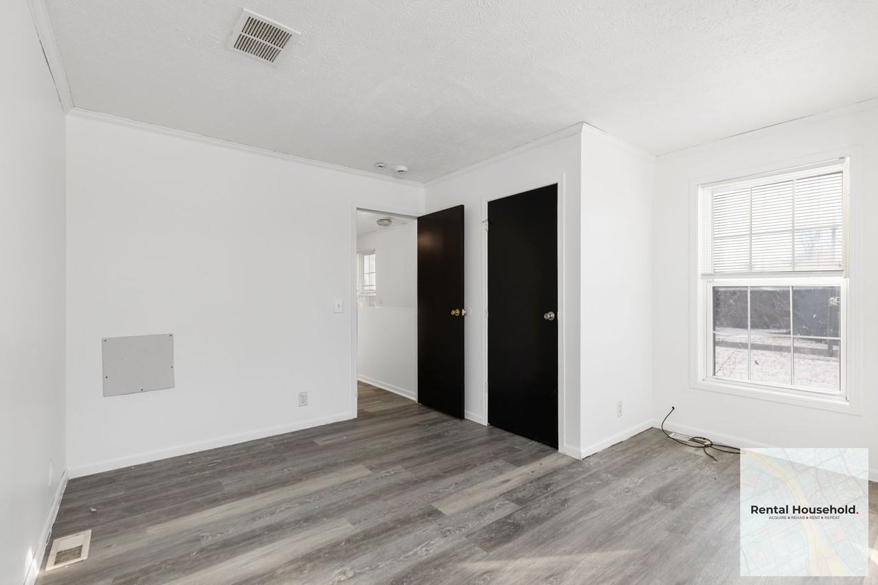 182 Candler St - Photo 7 of 21