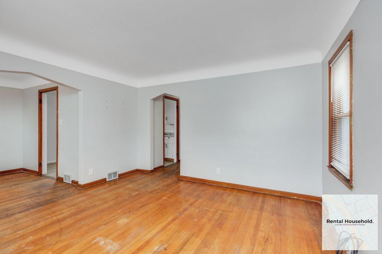 15280 Faircrest St - Photo 4 of 18