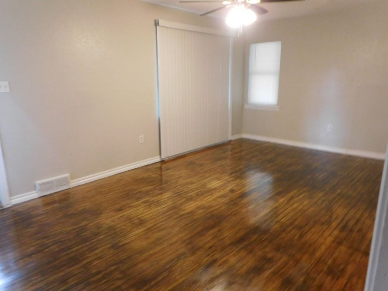 2207 Nw 22nd St - Photo 2 of 11