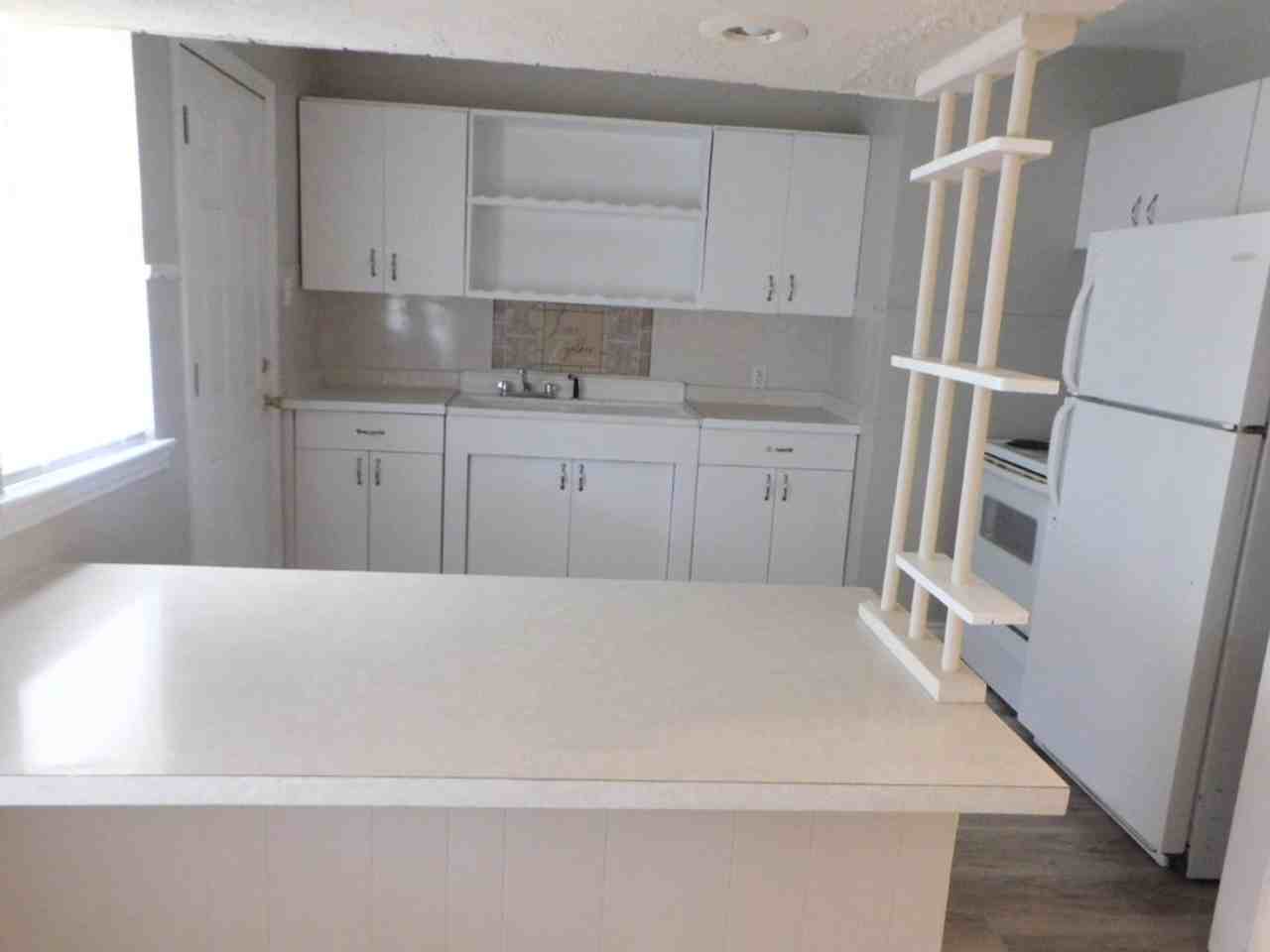 2207 Nw 22nd St - Photo 5 of 11